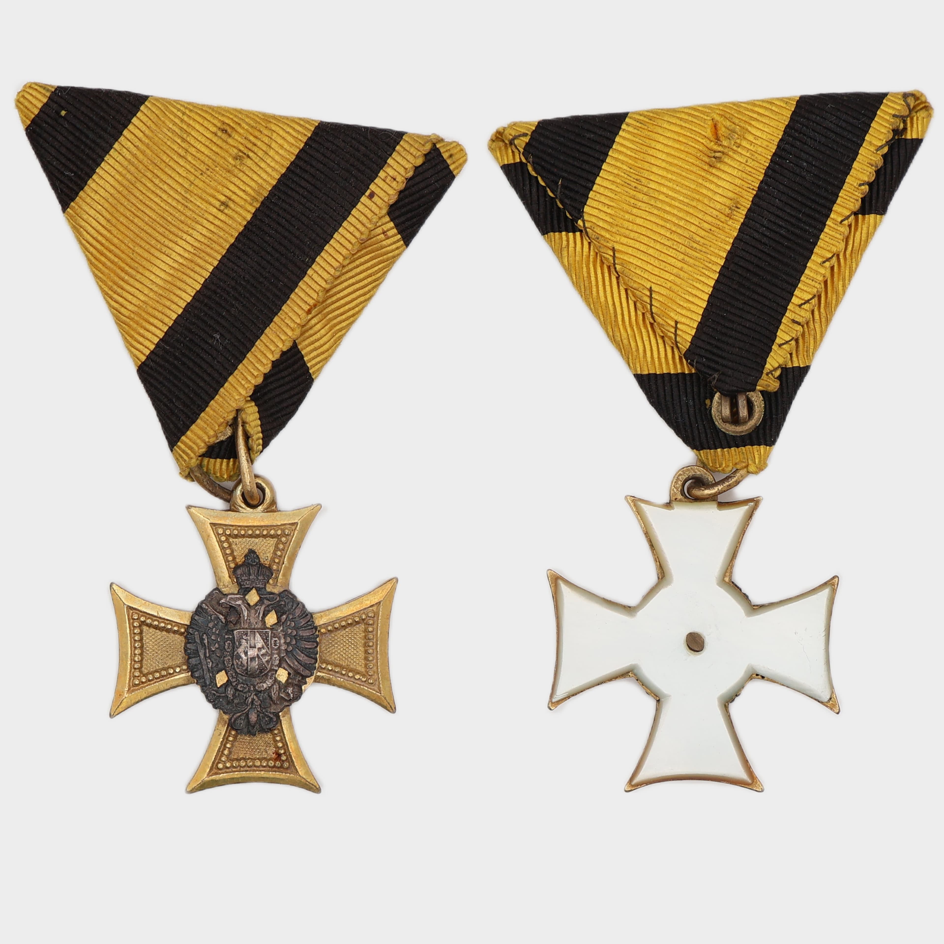 Austrian Officers' Long Service Decoration III Class, Mother-of-Pearl Reverse