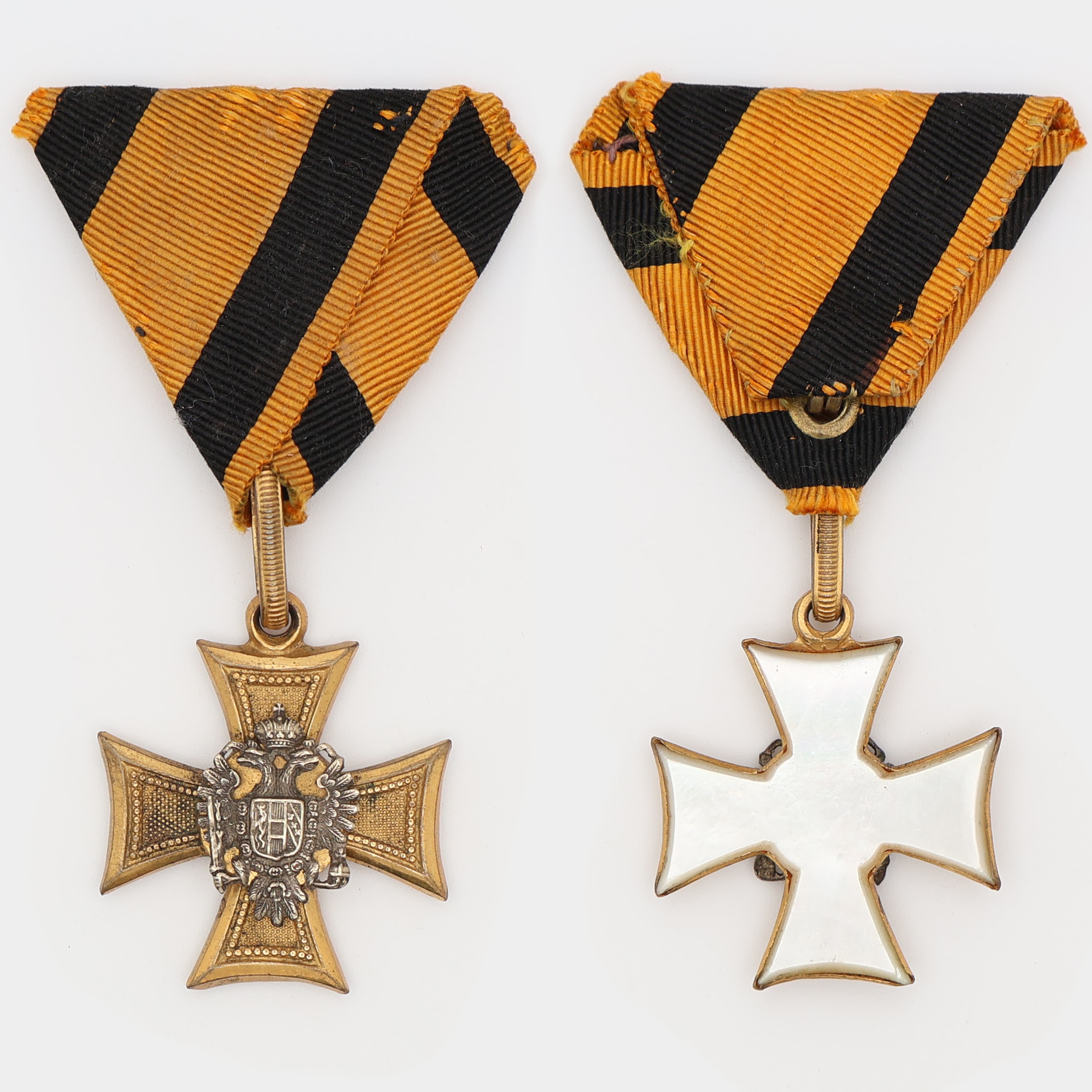 Austrian Officers' 25-Year Long Service Decoration, Mother-of-Pearl Reverse