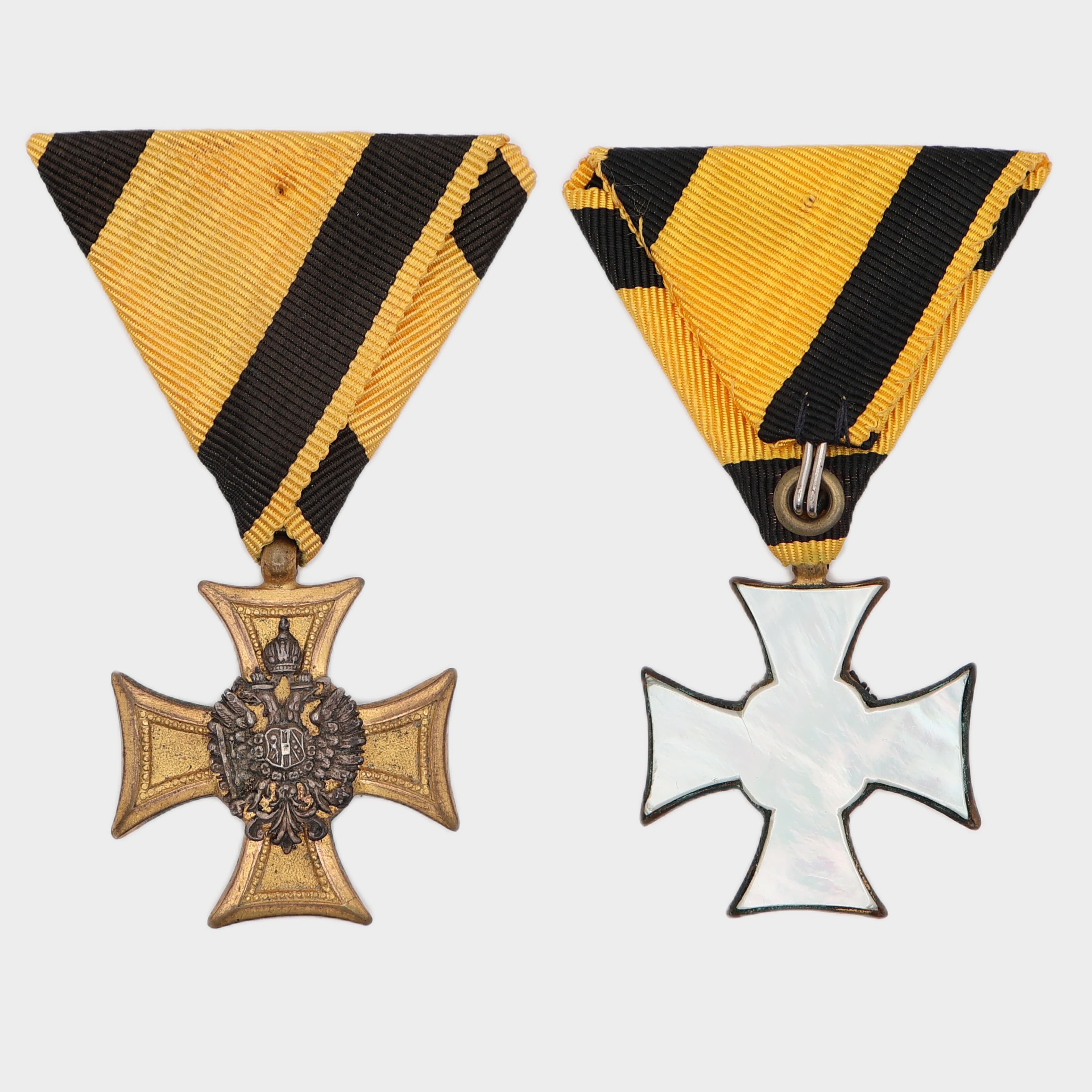 Austrian Officers' 25-Year Long Service Decoration, Mother-of-Pearl Reverse